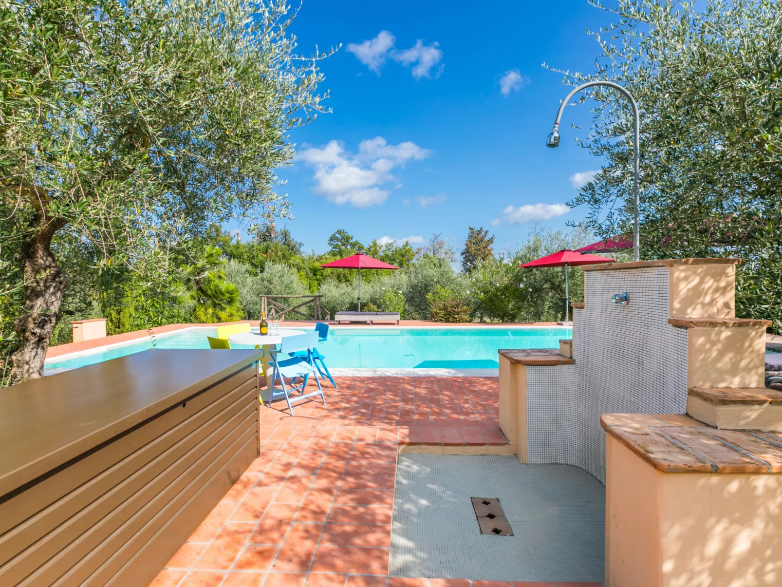 Vecchio Forno-Outside