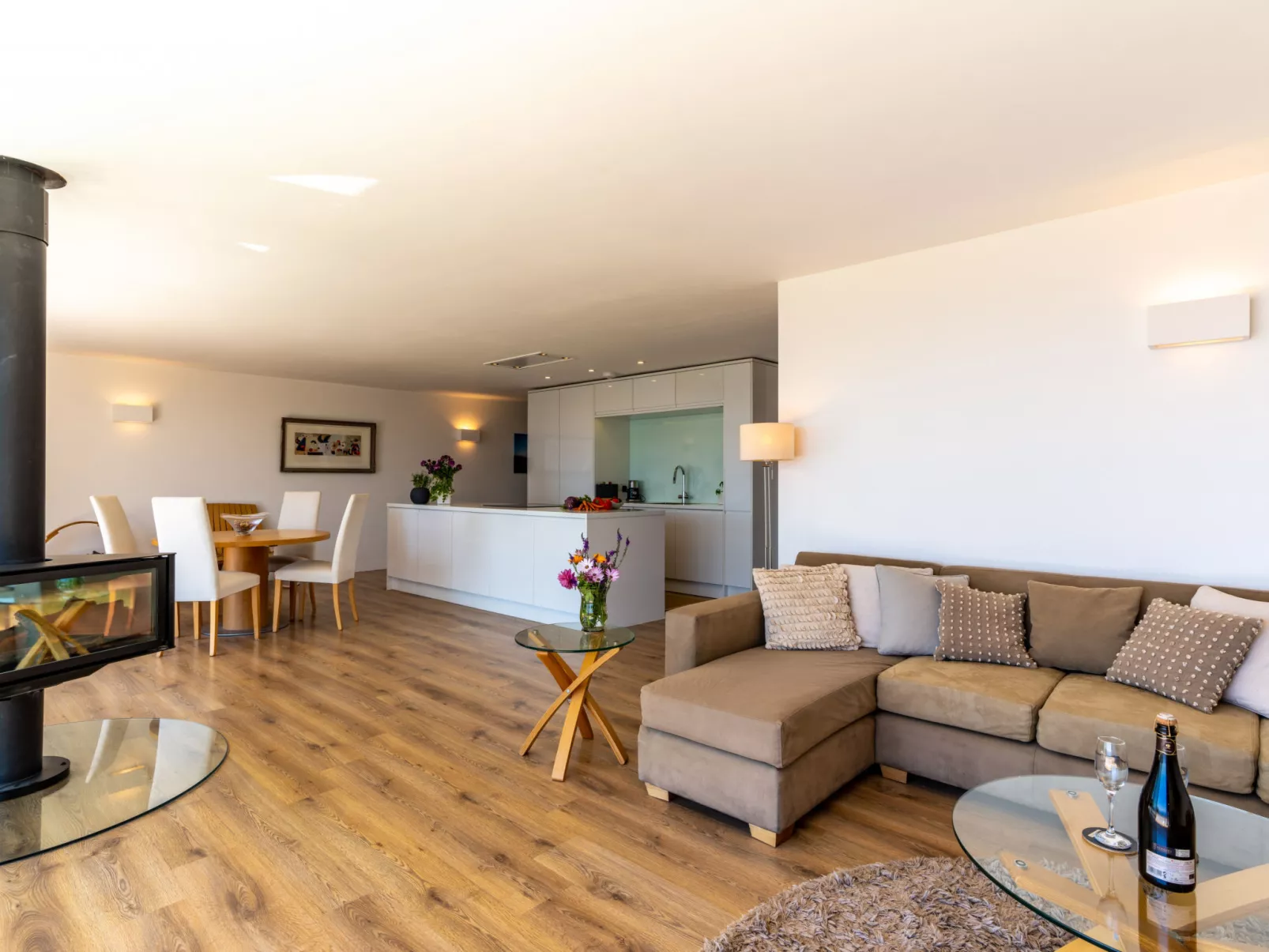 Avalon Sea Views-Dedans