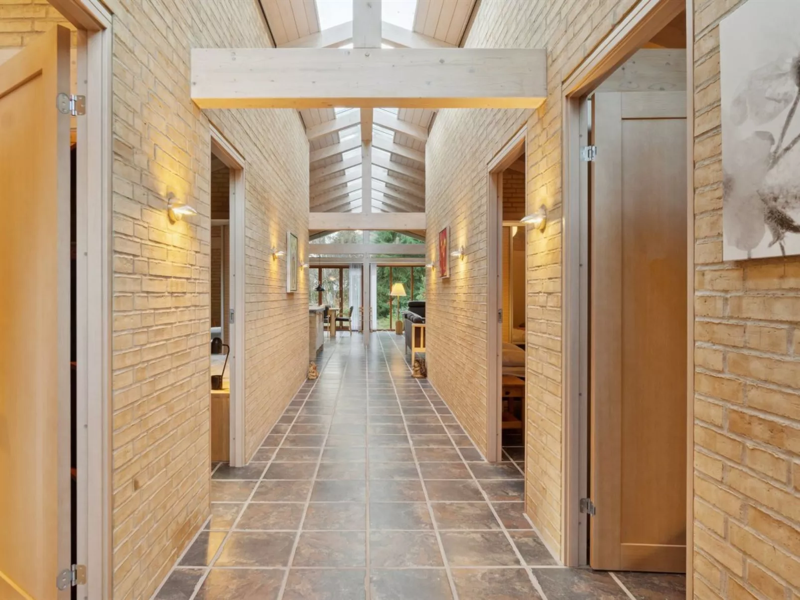 "Jorid" -  from the sea-Inside