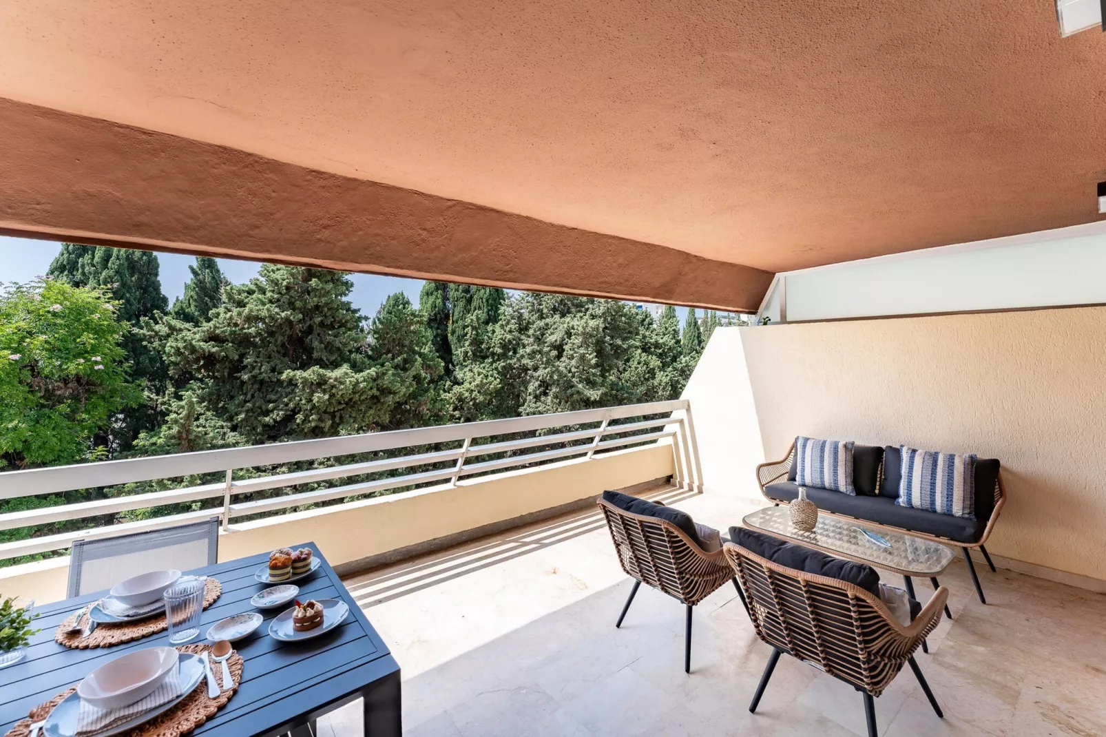 CT 393 - Faro's Soulrise Rooftop - Marbella Beach-Terrace balcony