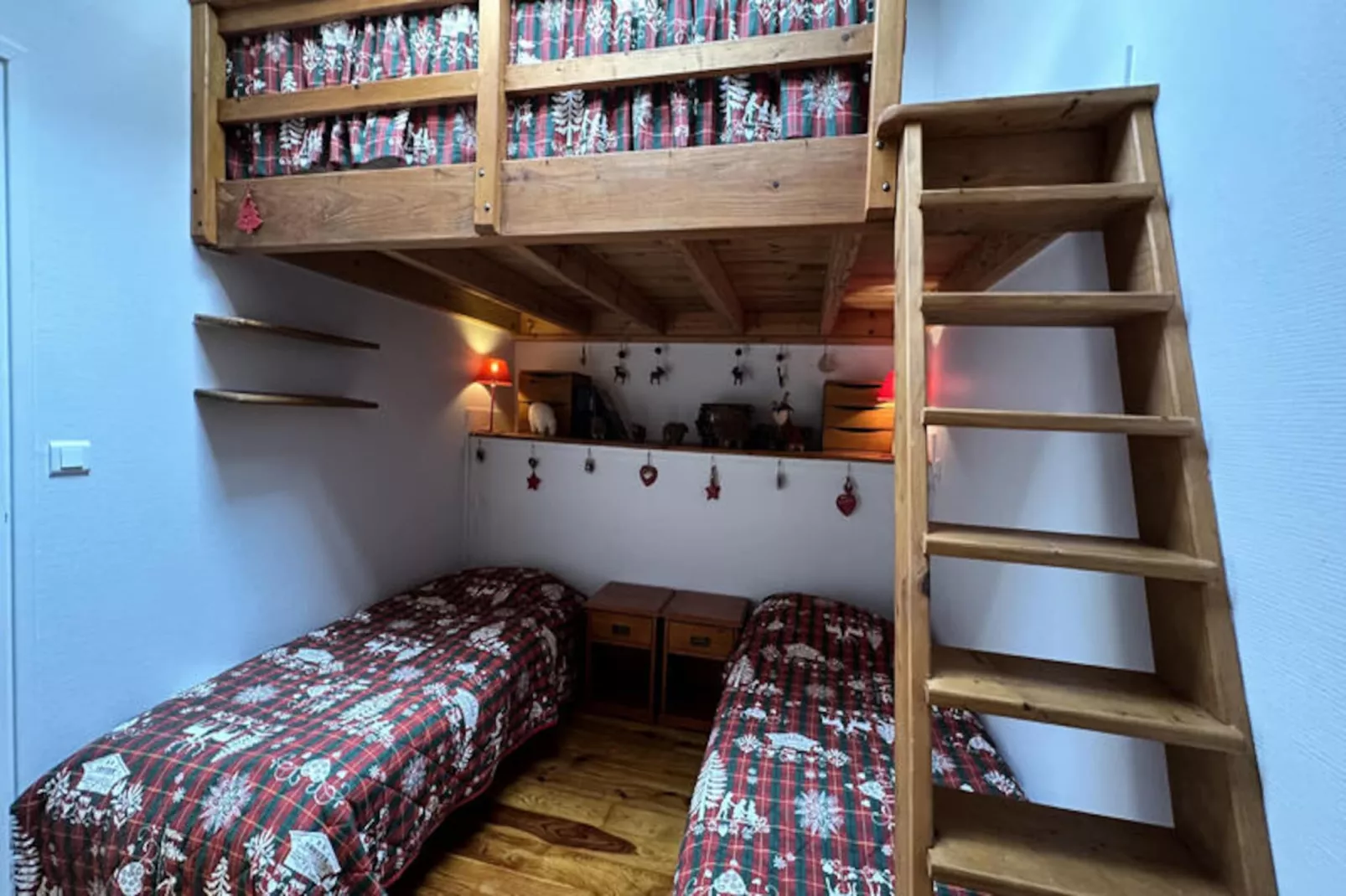 Appartements à Saint Jacques Des Blats-Nicht zugeordnet