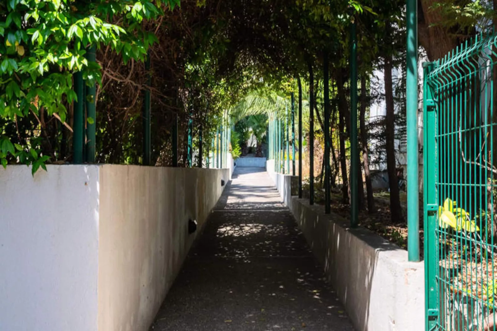 Résidence 2p Rez-de-jardin Avec Piscine – Calme, Parking Privé-Untagged