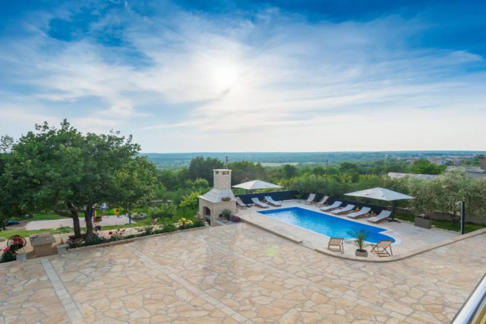 Holiday House BALEN with Swimming Pool - Six Bedroom Holiday House With Pool-Schwimmbad