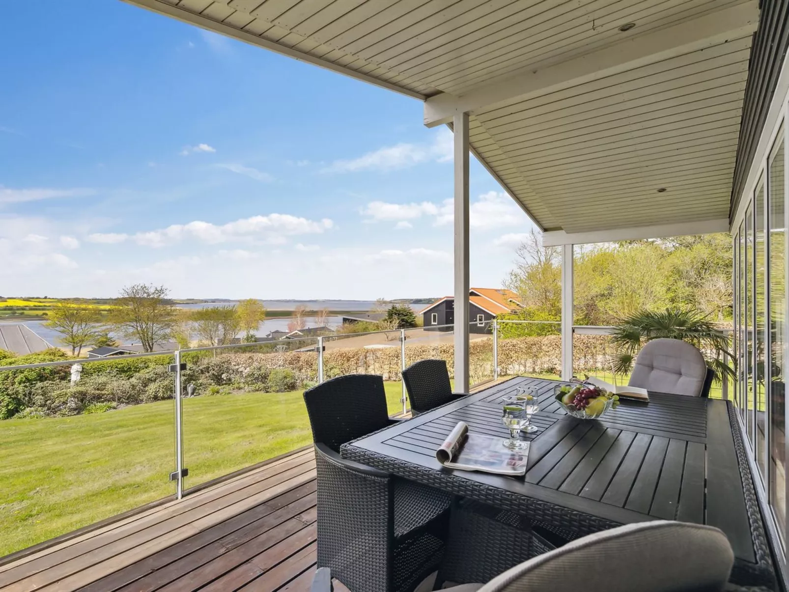 "Annabeth" - 300m to the fjord-Outside