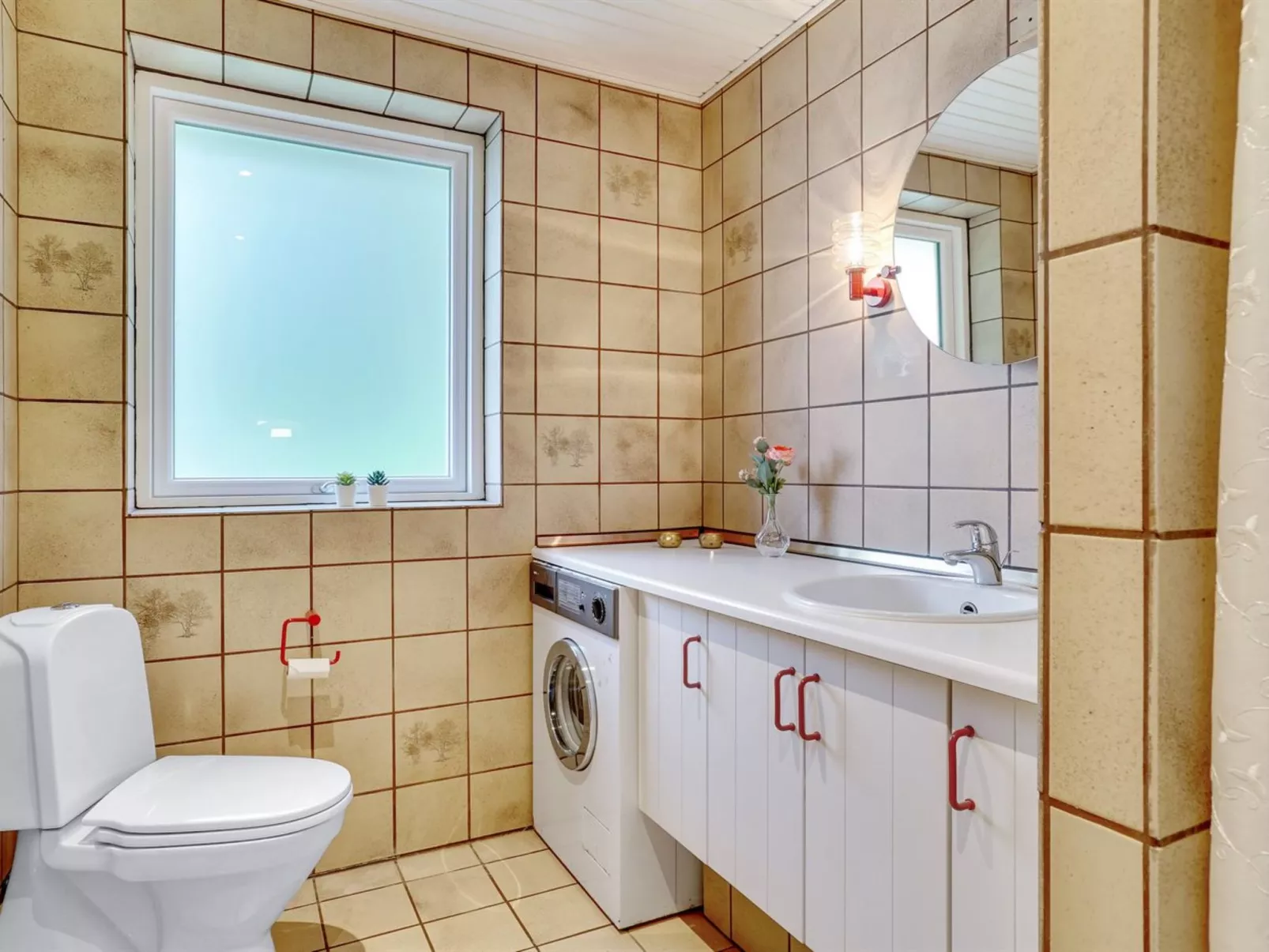 "Ephra" - 250m to the fjord-Drinnen