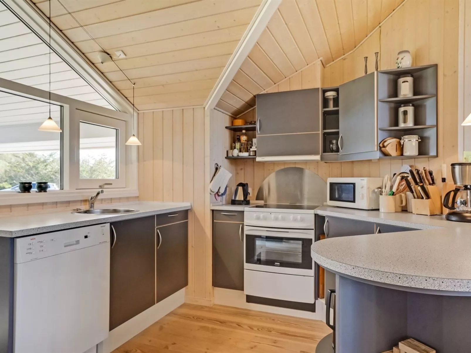 "Brynjolf" - 350m to the fjord-Inside