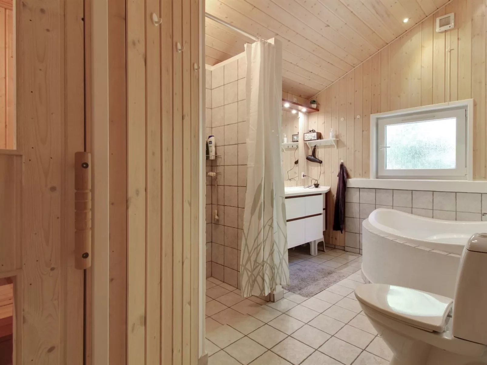 "Aniki" - 1.4km from the sea-Inside