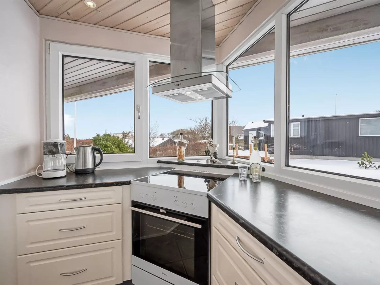 "Ginny" - 300m to the fjord-Inside