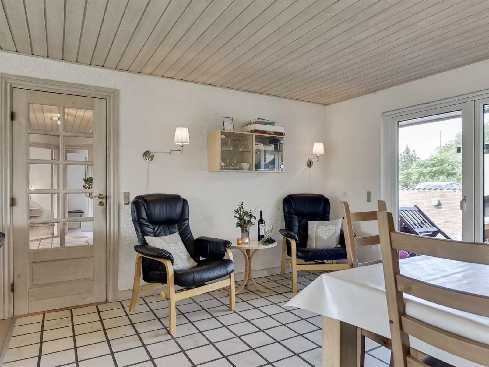 "Ameline" - 500m to the fjord-Drinnen