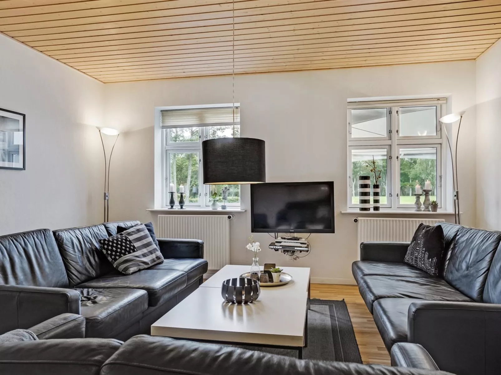 "Eini" - 4.5km from the sea-Inside