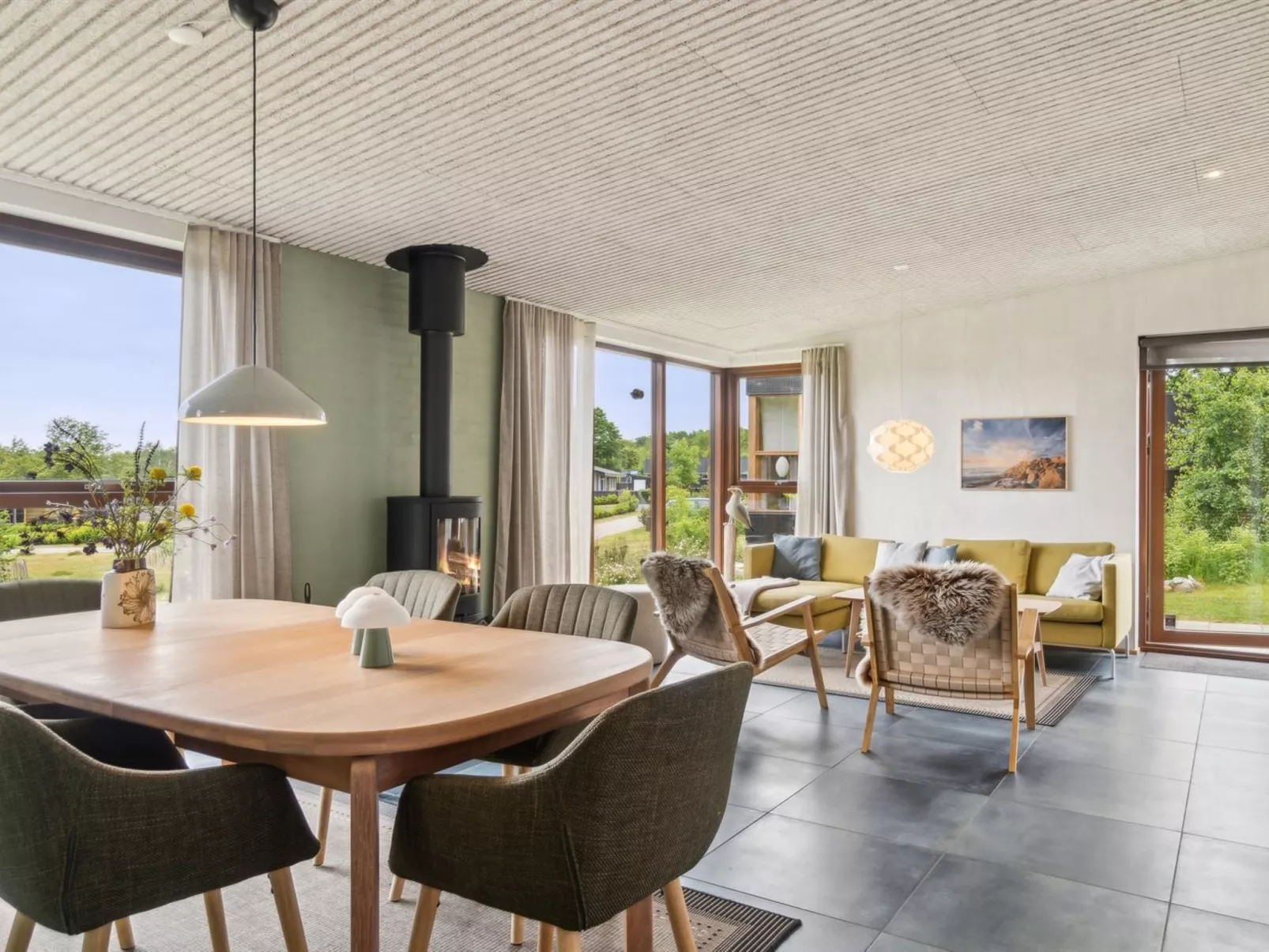 "Eila" - 400m from the sea-Drinnen