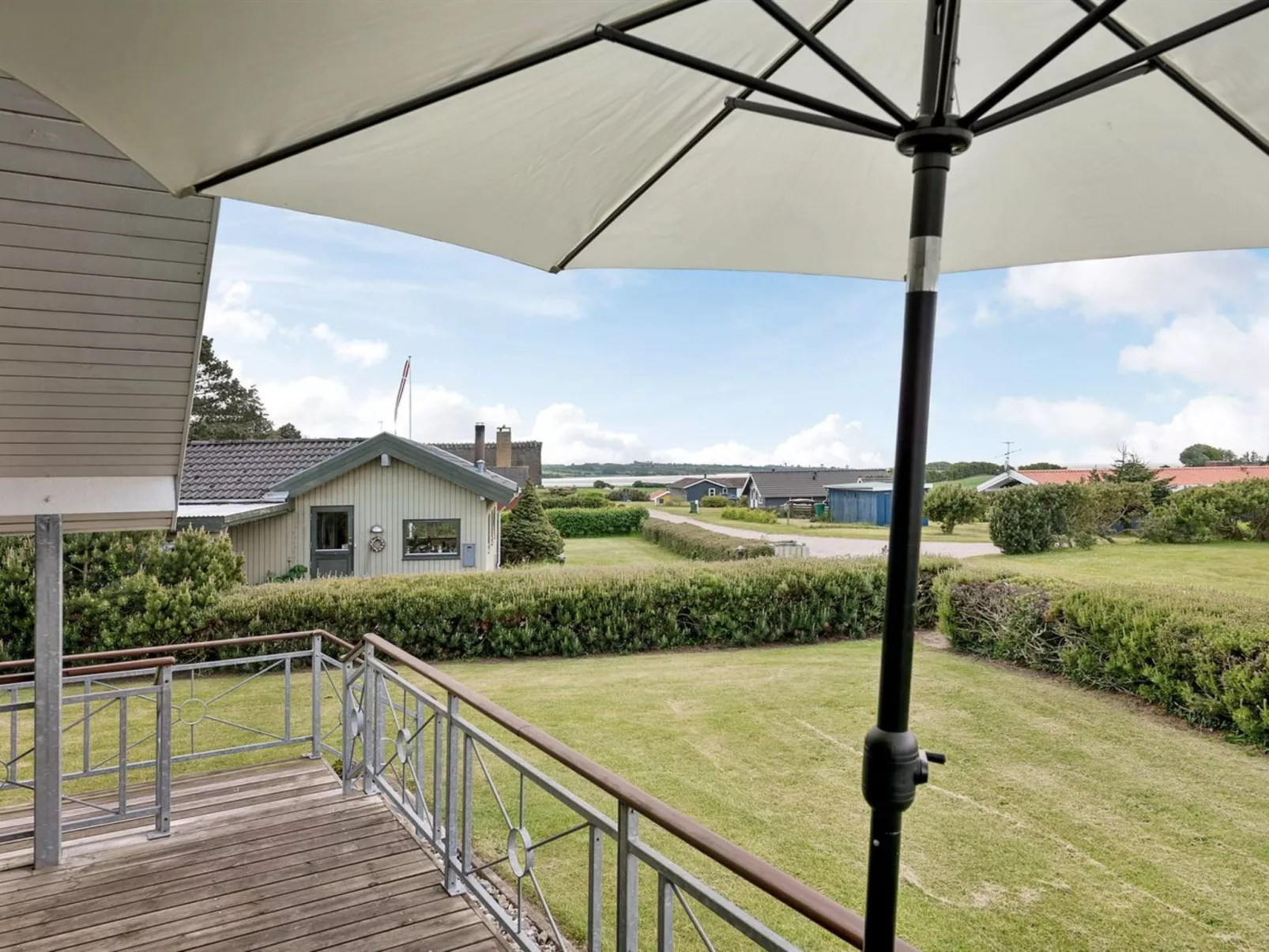 "Hjalmar" - 400m from the sea-Outside