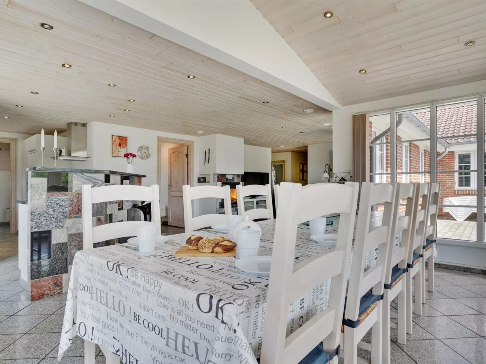 "Nana" - 4km from the sea-Drinnen