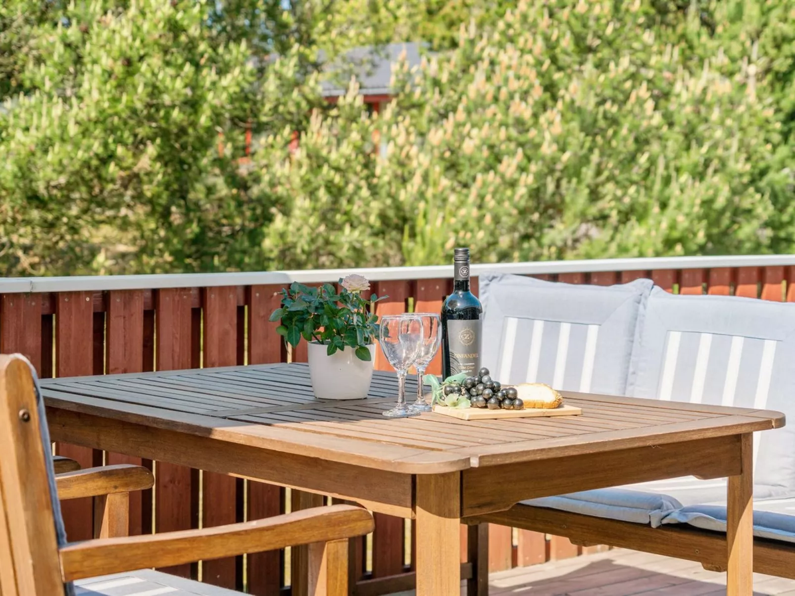 "Hrefna" - 350m from the sea-Draußen