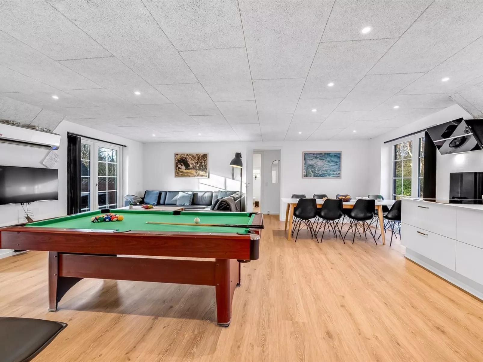 "Thana" - 1.4km from the sea-Dedans