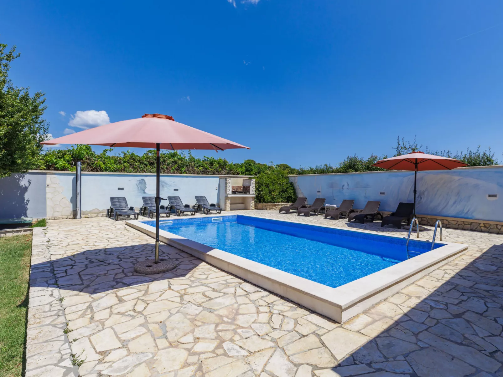 VIlla Eldina-Outside