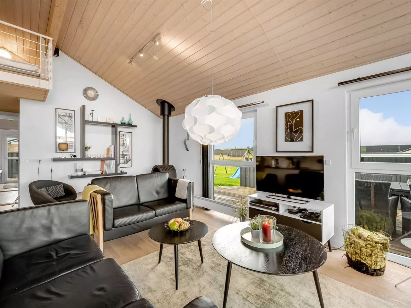 "Samuil" - 300m to the fjord-Dedans