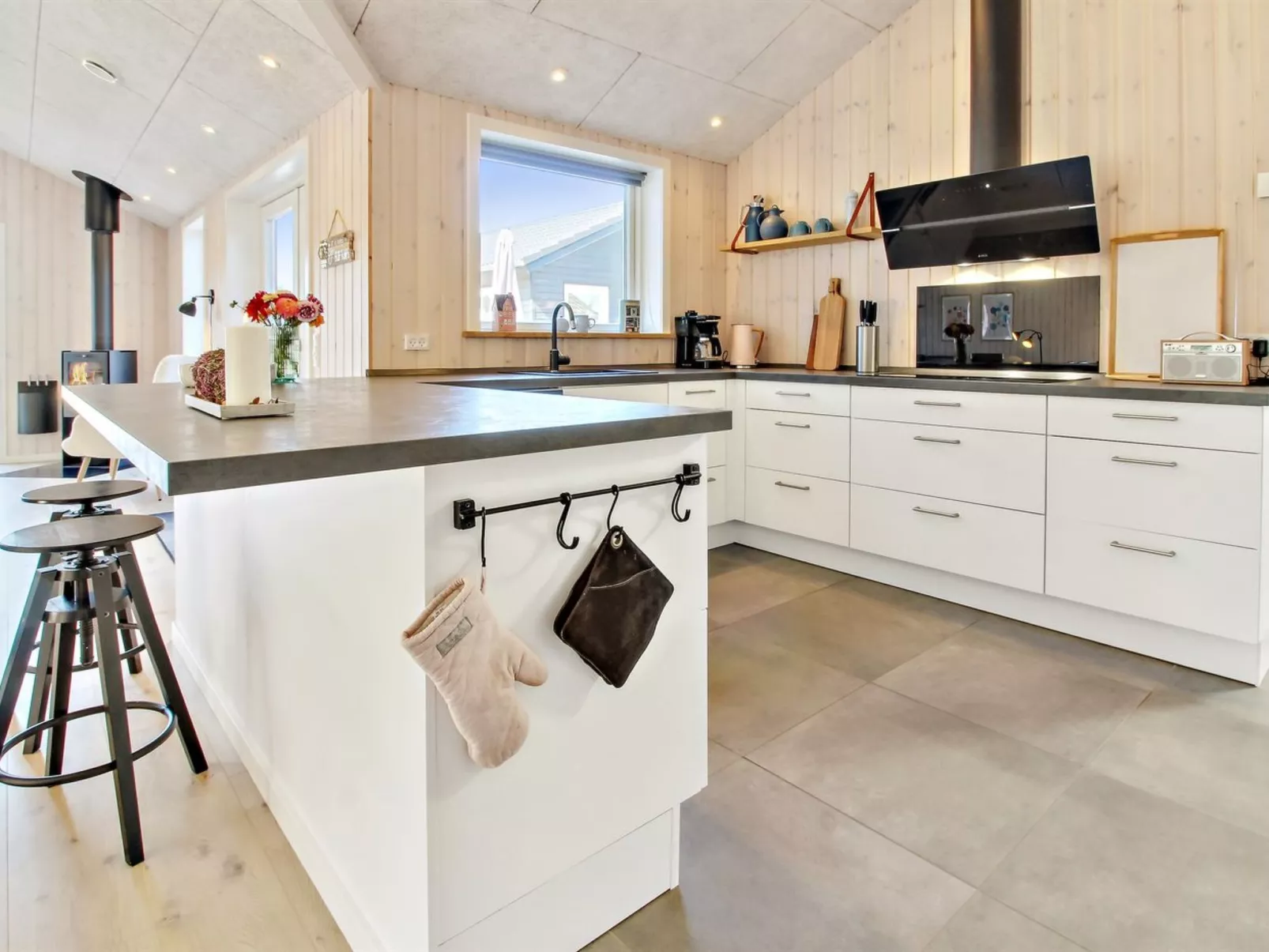 "Anuk" - 2.3km from the sea-Drinnen