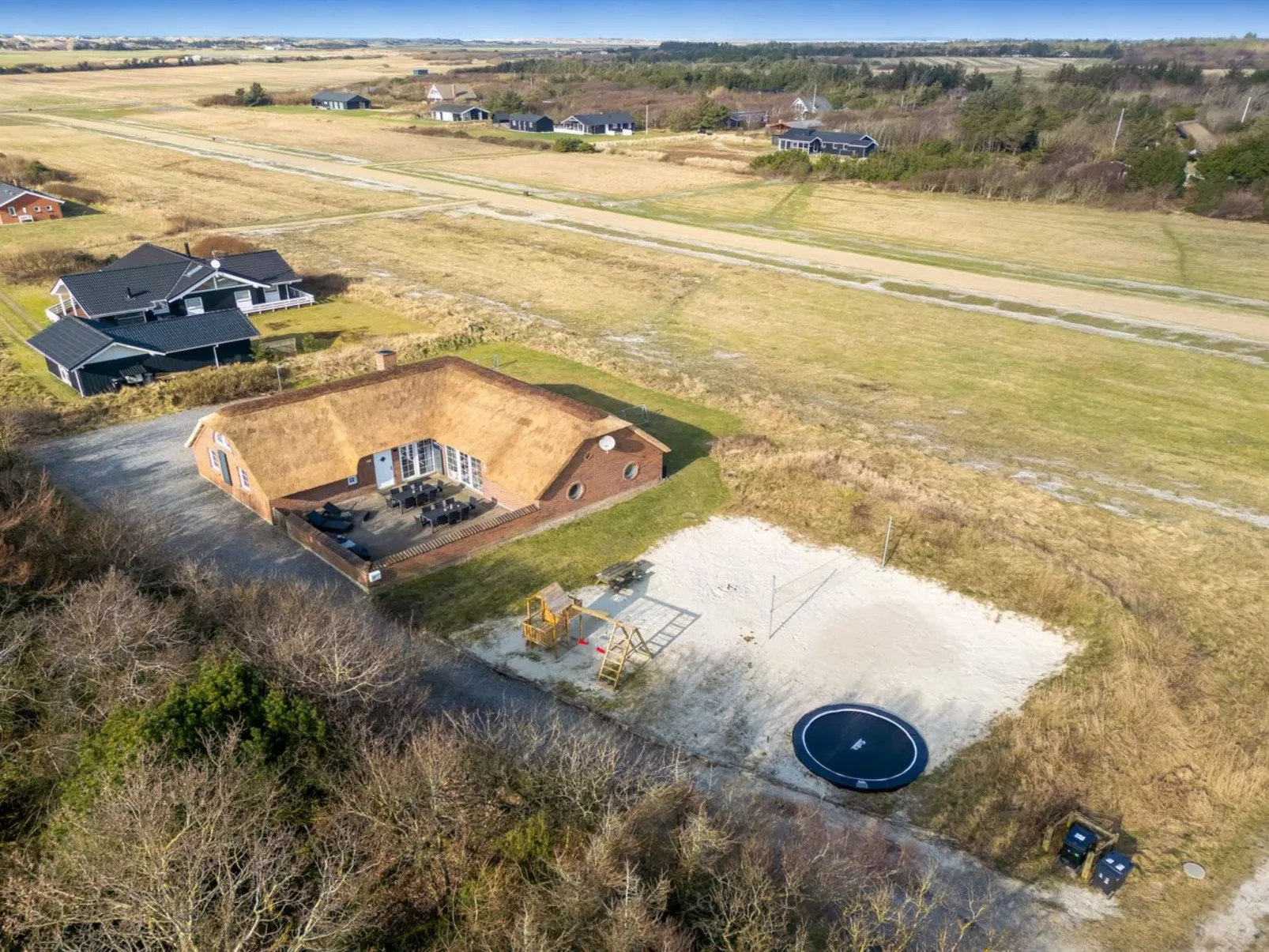 "Lemmikki" - 1.5km from the sea-Outside