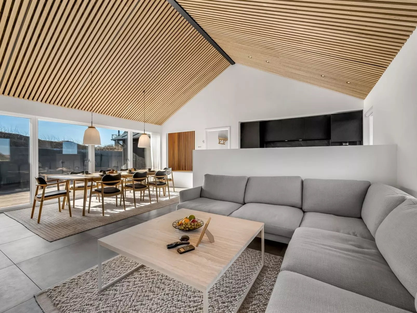 "Maximiliane" -  from the sea-Dedans