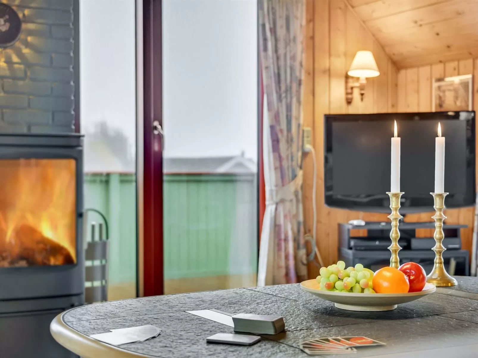 "Rayne" -  from the sea-Drinnen