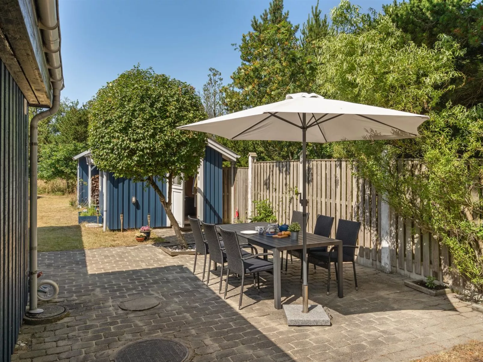 "Sebastian" - 100m to the fjord-Outside