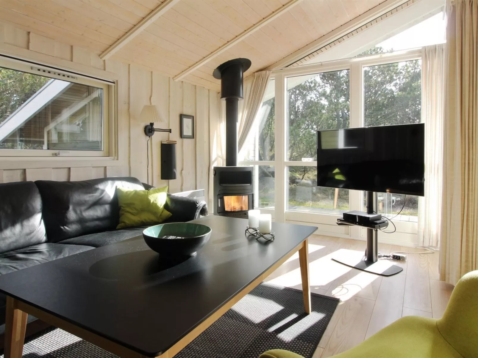 "Abiorn" - 2.5km from the sea-Inside