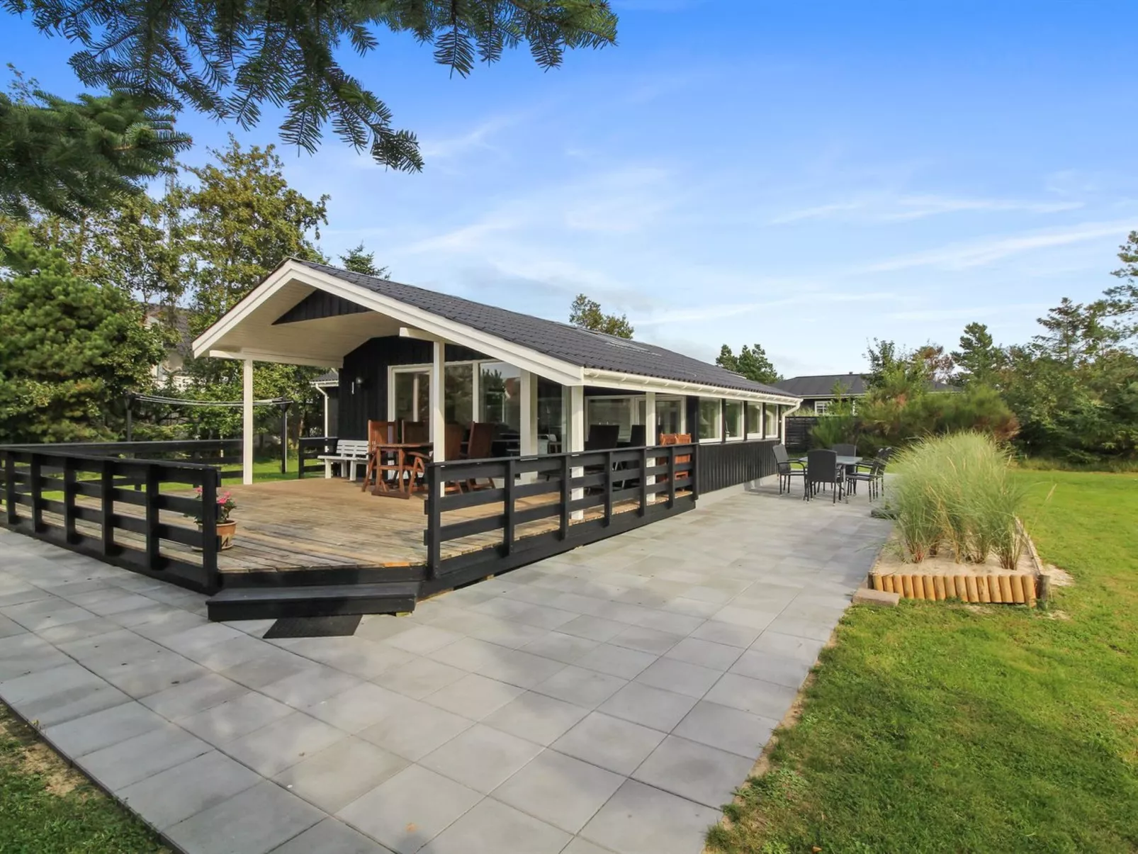 "Hildegarde" - 900m from the sea-Outside