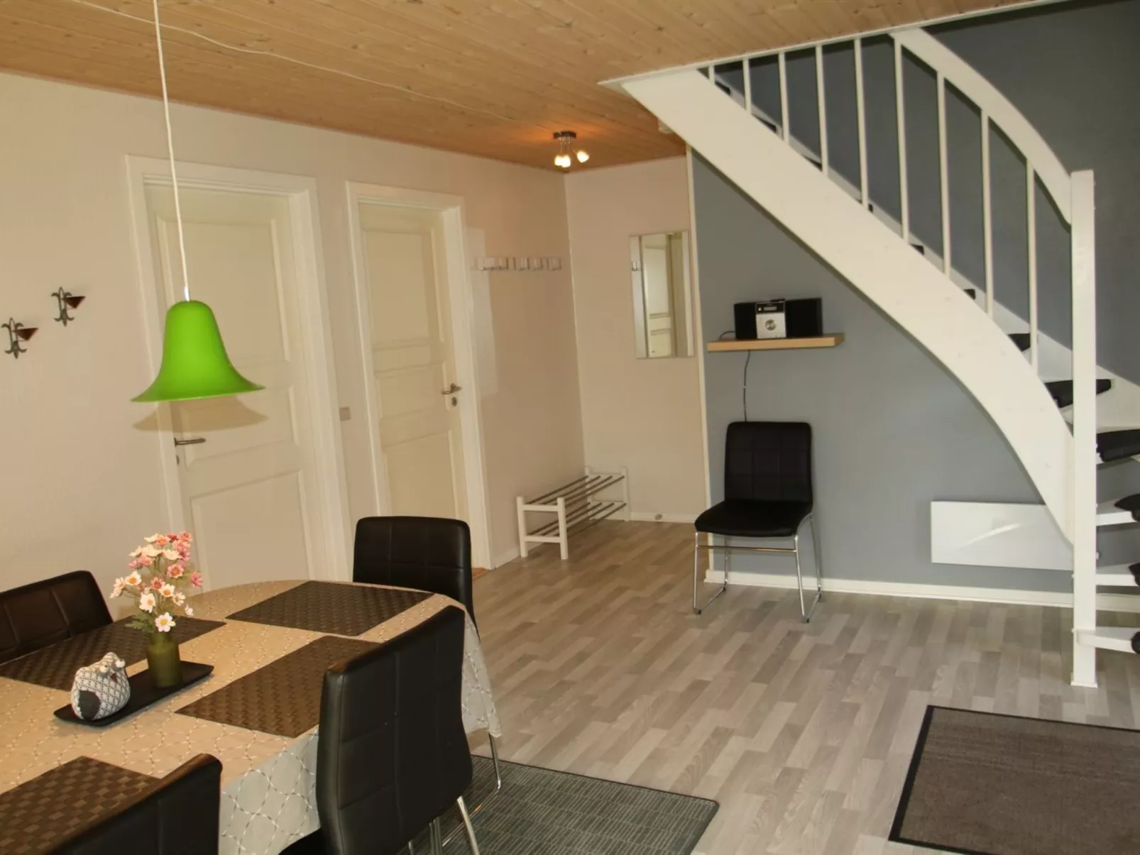 "Babette" - 75m to the fjord-Drinnen