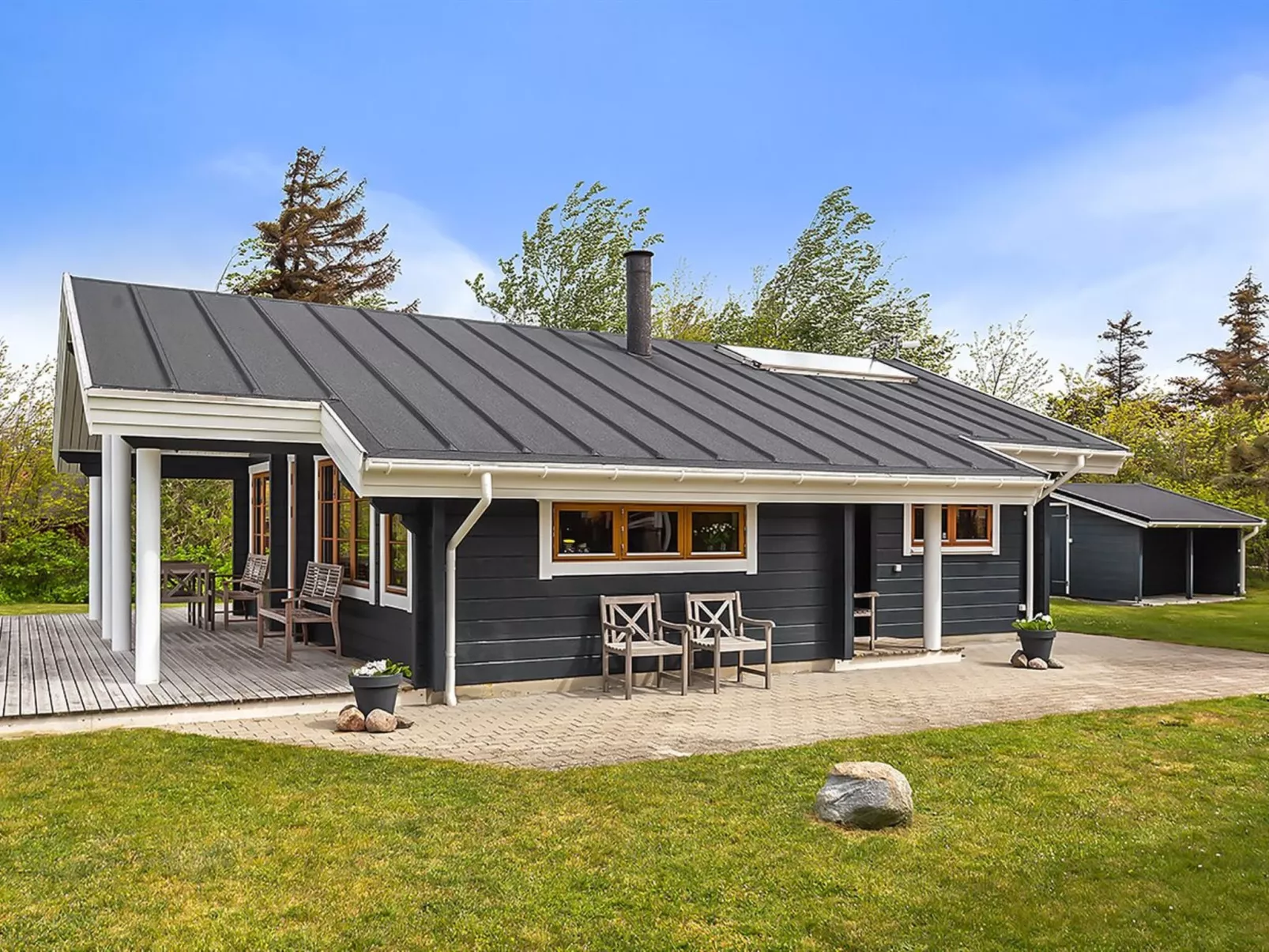 "Stacie" - 10m from the sea-Draußen