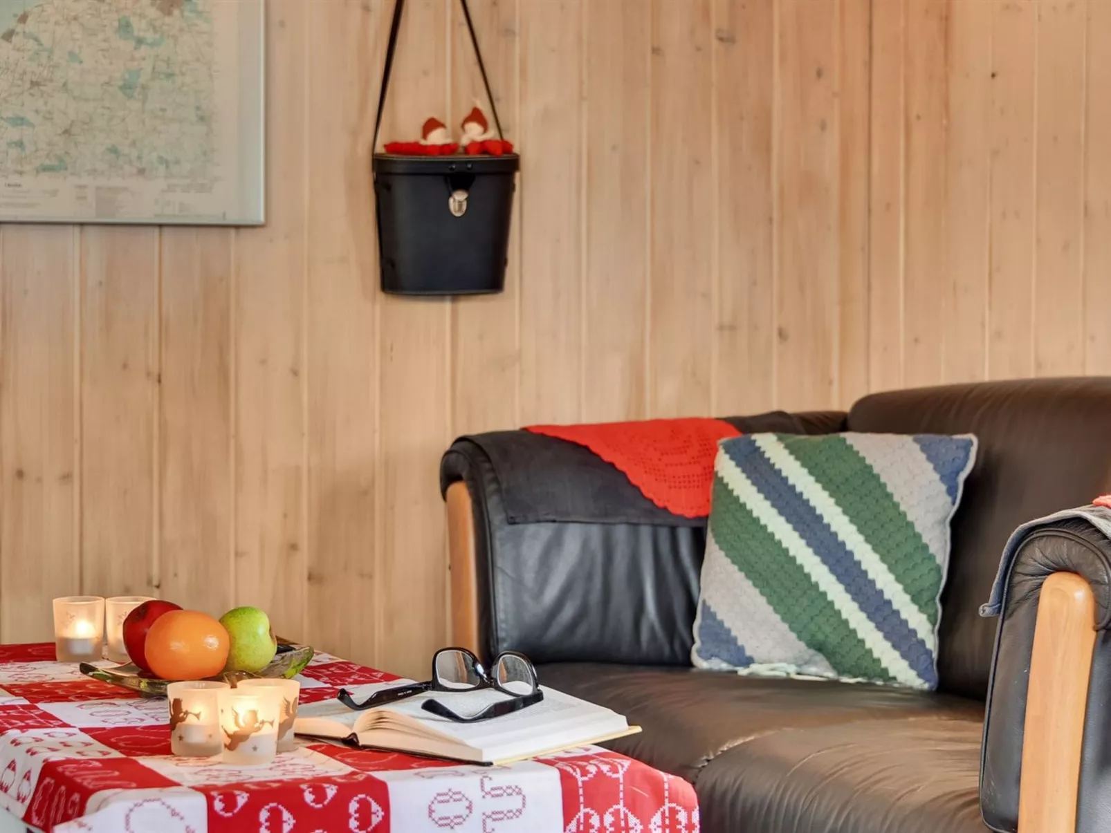 "Hannah" - 300m to the fjord-Inside