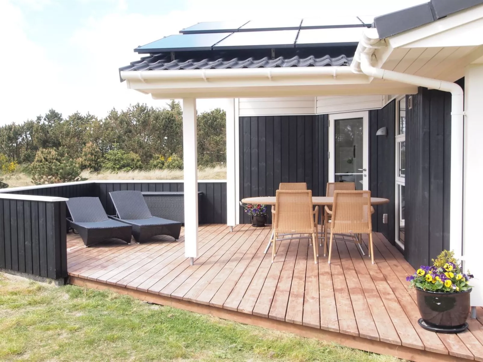 "Helen" - 500m to the fjord-Outside