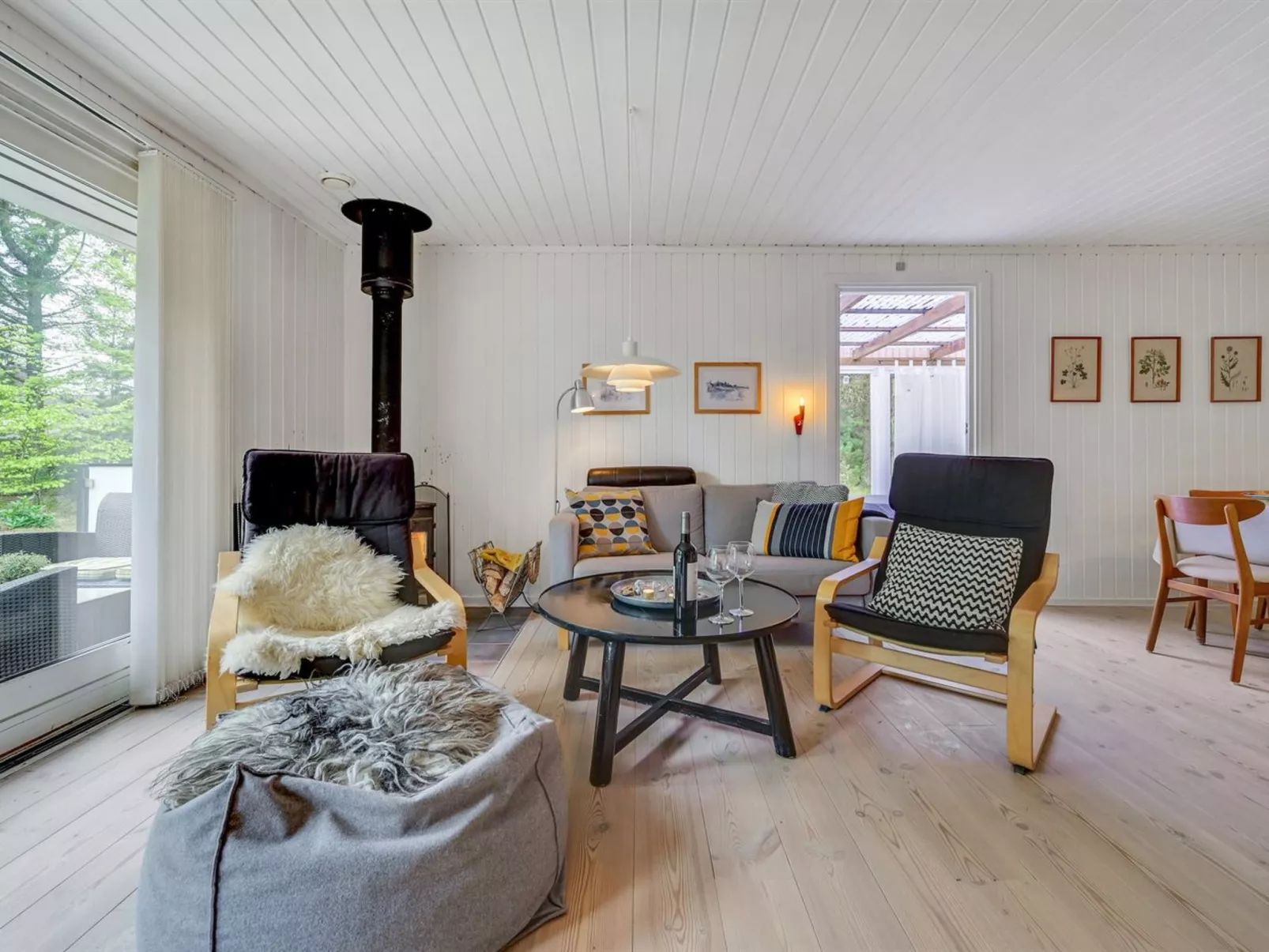 "Hamund" - 700m from the sea-Drinnen