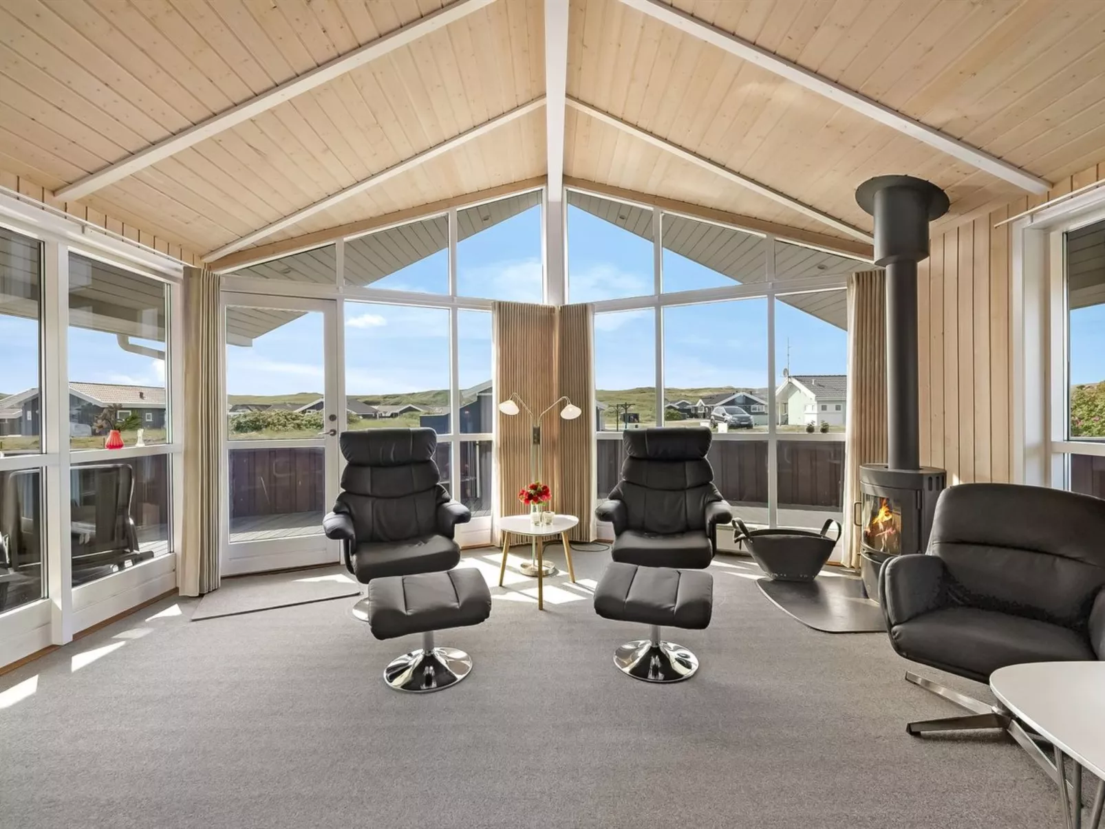 "Thrugot" -  from the sea-Dedans