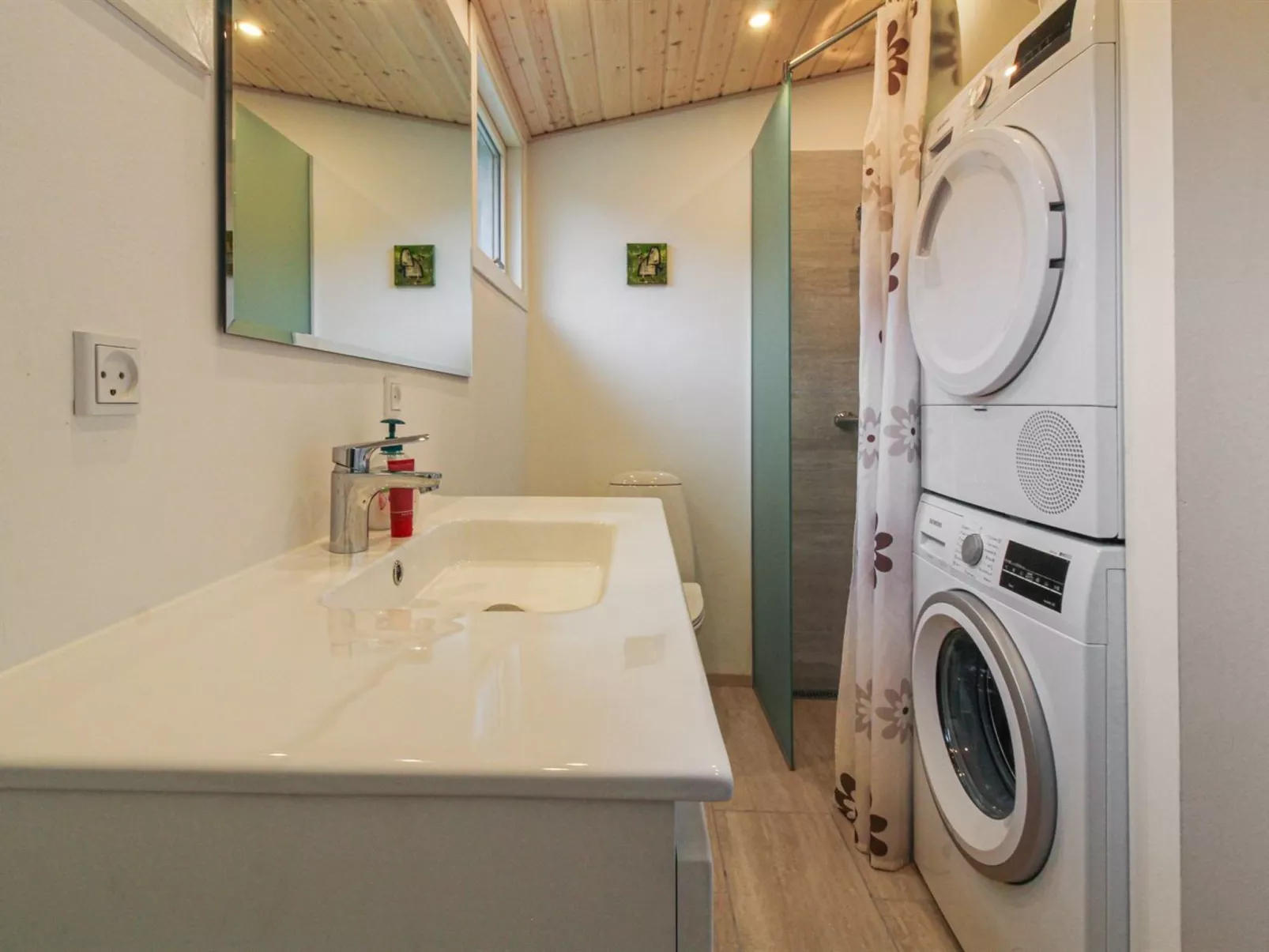 "Thekla" - 3km from the sea-Inside