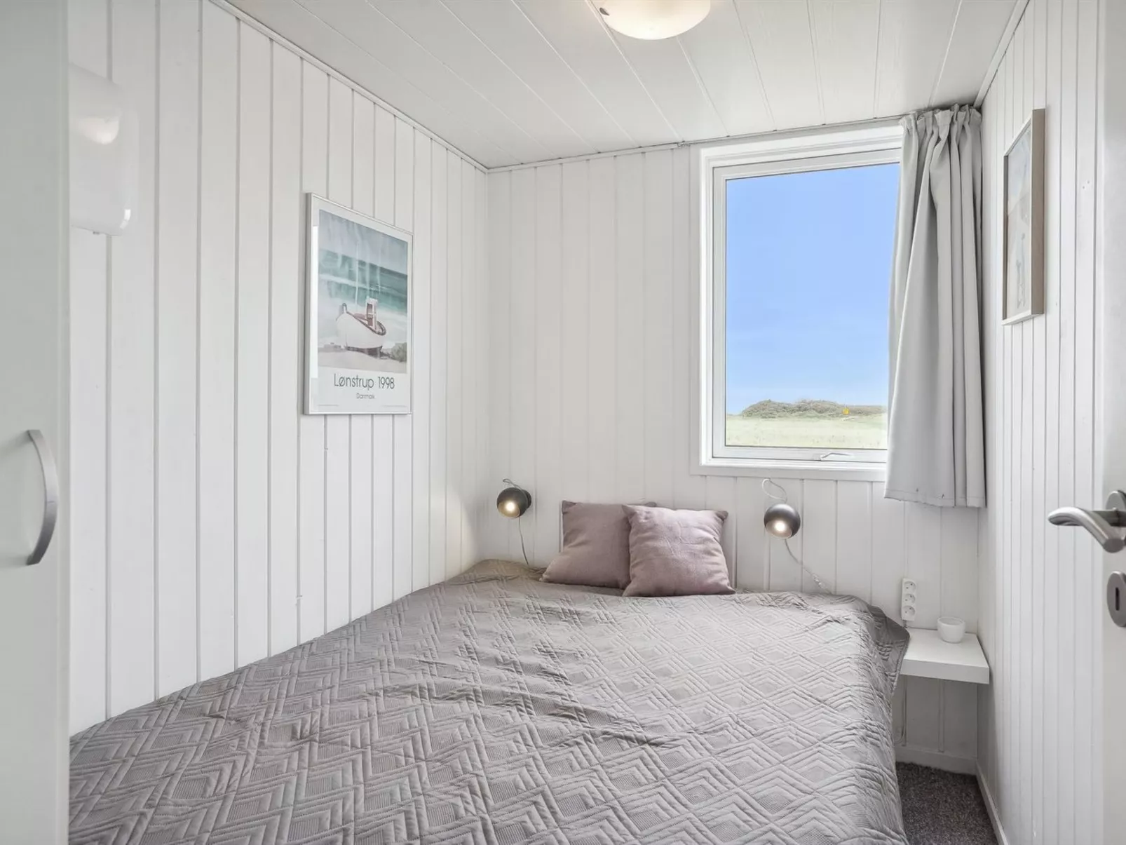 "Dyri" - 75m from the sea-Inside