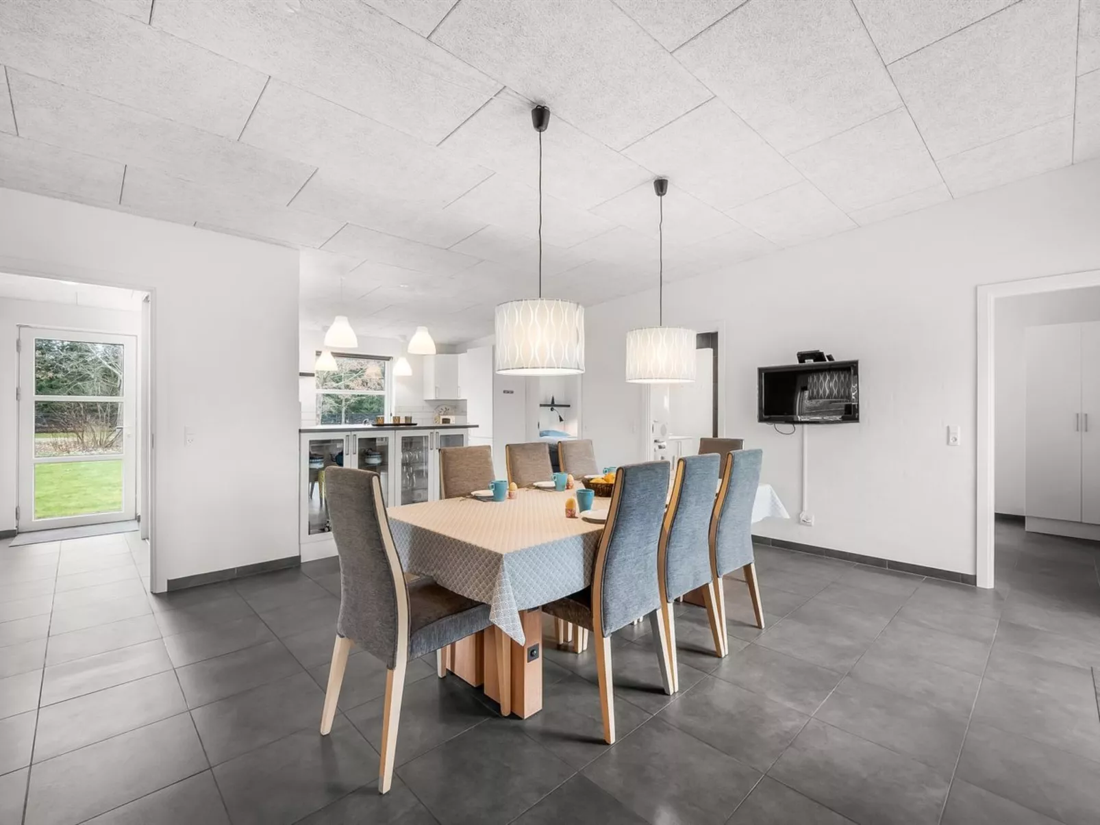 "Jarven" - 500m to the fjord-Dedans