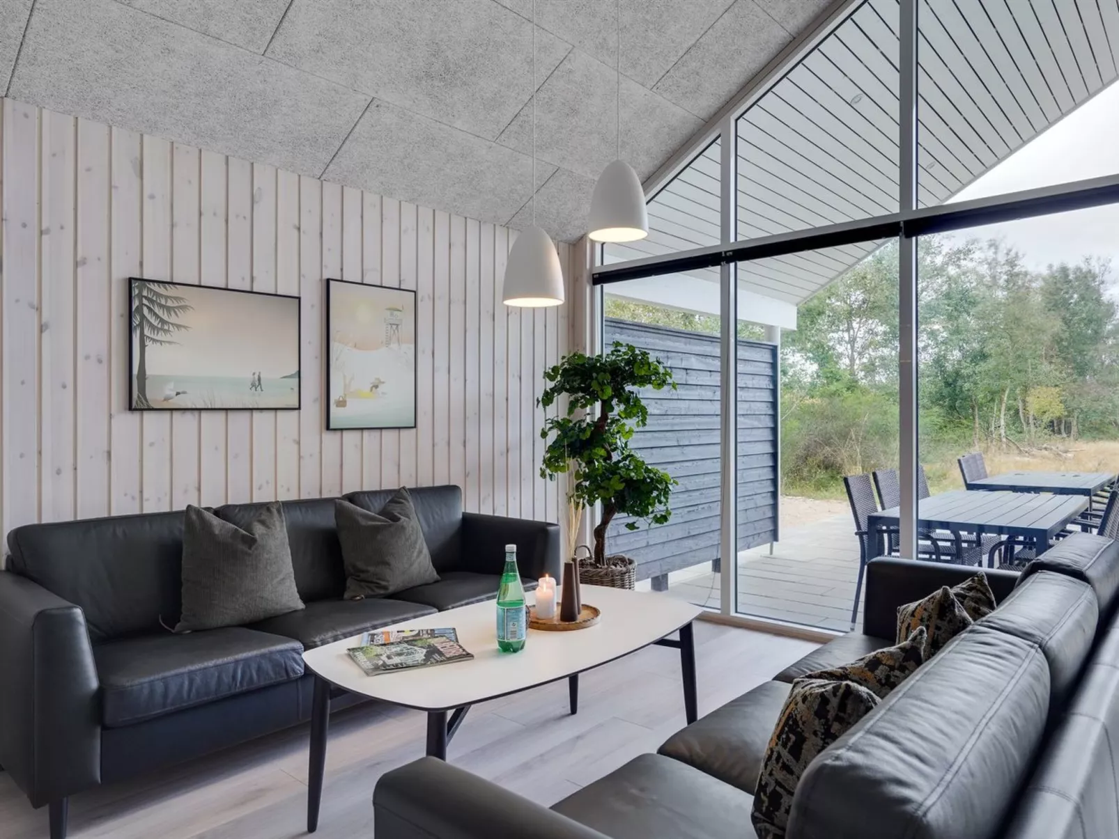 "Jorn" - 75m from the sea-Inside