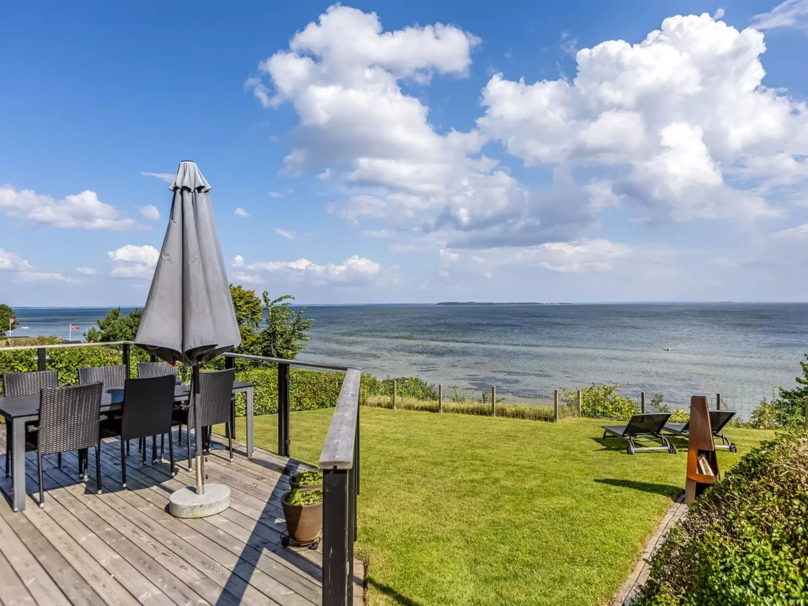 "Majbritt" - 50m from the sea-Draußen