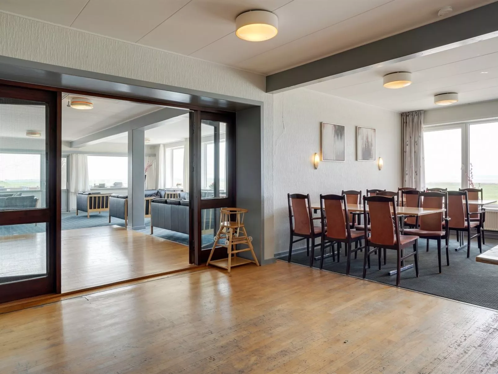 "Stilla" - 35km from the sea-Drinnen