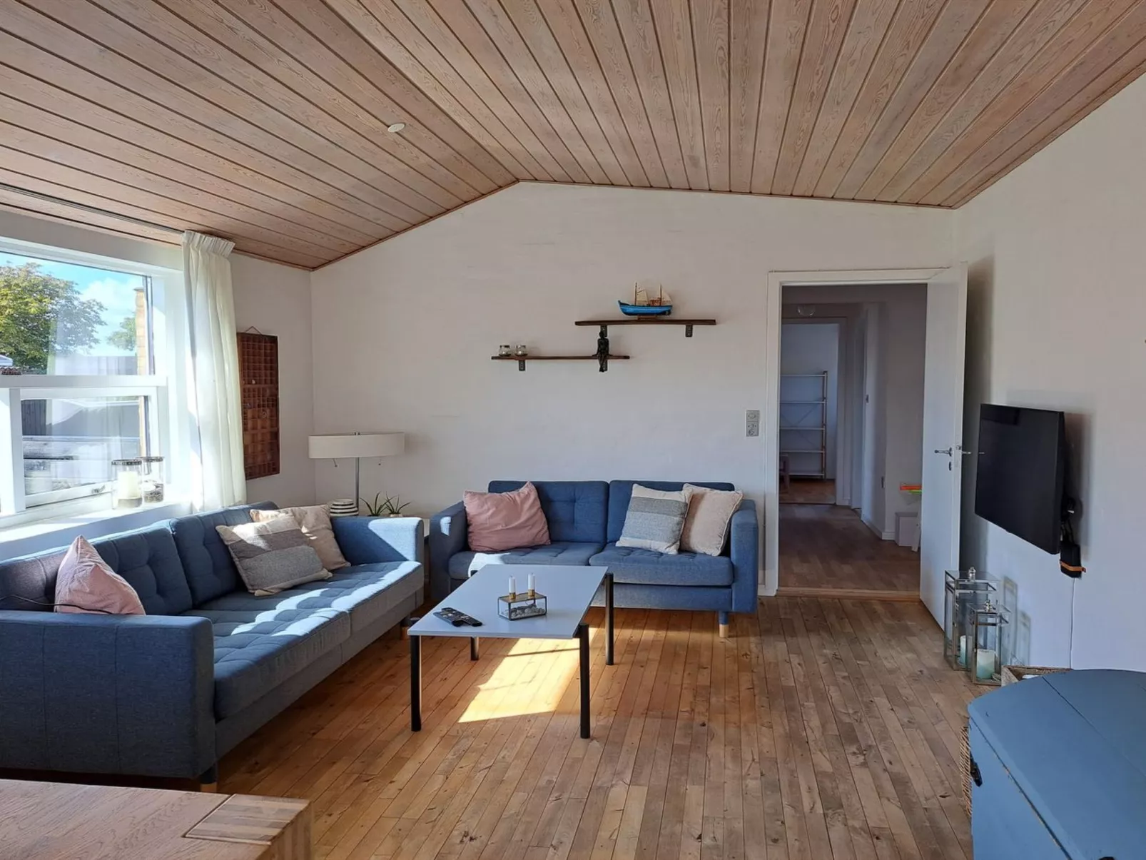 "Falk" - 900m from the sea-Inside