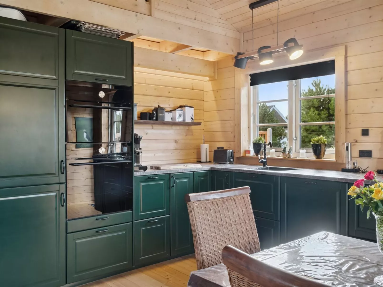 "Vicktoria" - 1.5km from the sea-Inside