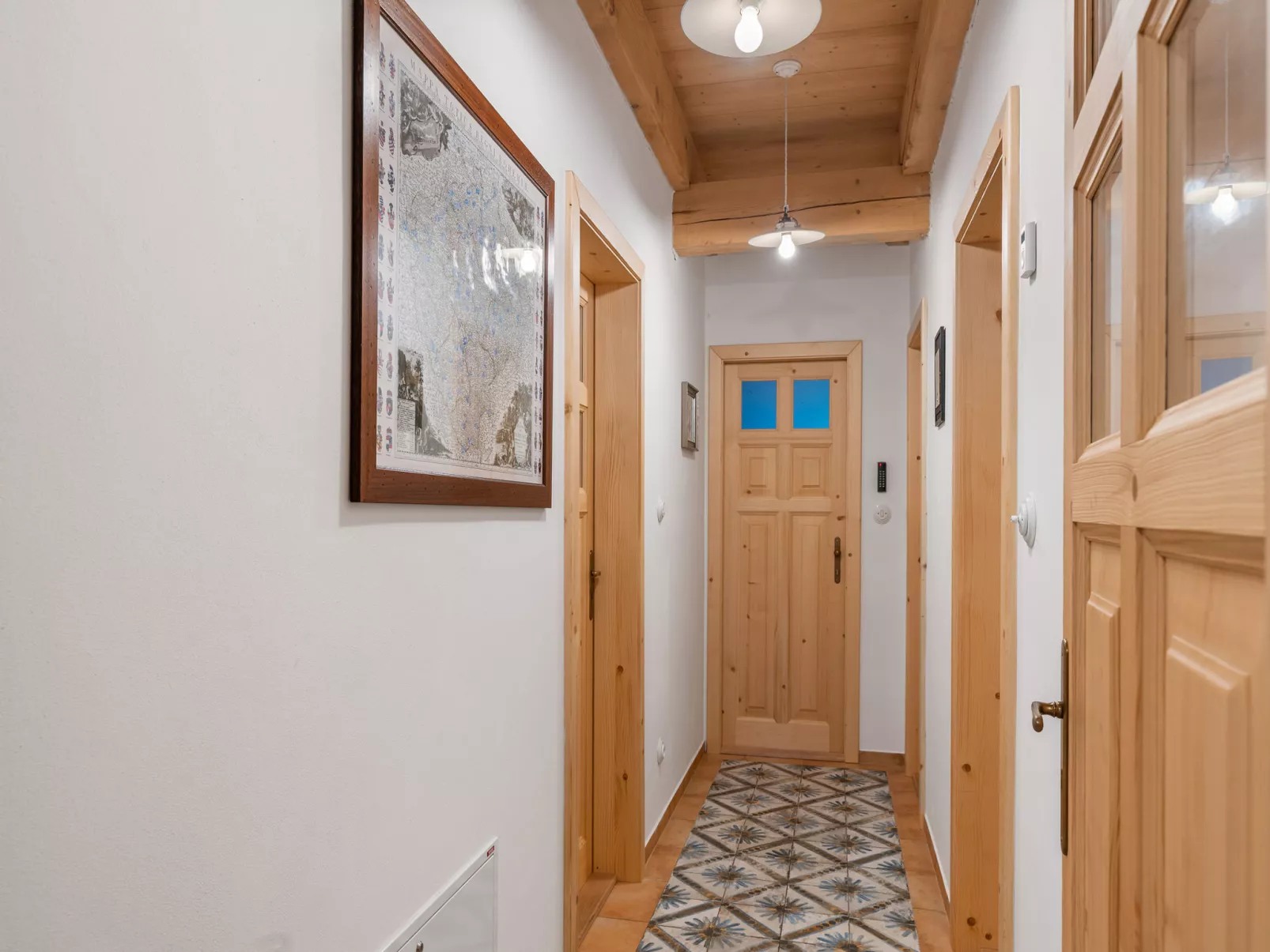 Roubenka Maleč-Inside