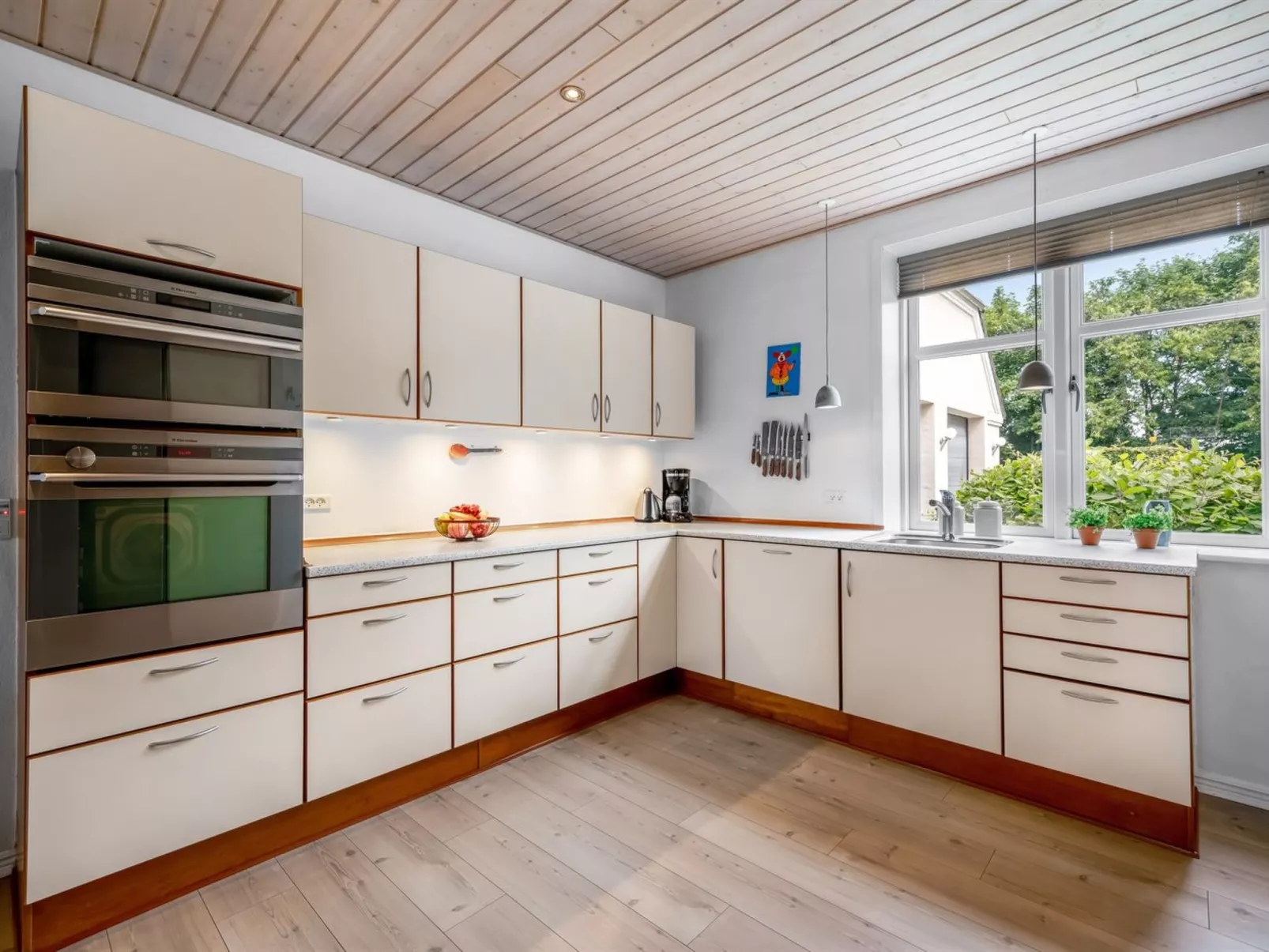 "Amma" - 21km from the sea-Drinnen