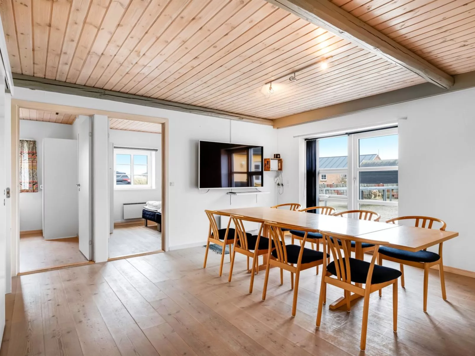 "Nafne" - 1.2km from the sea-Dedans