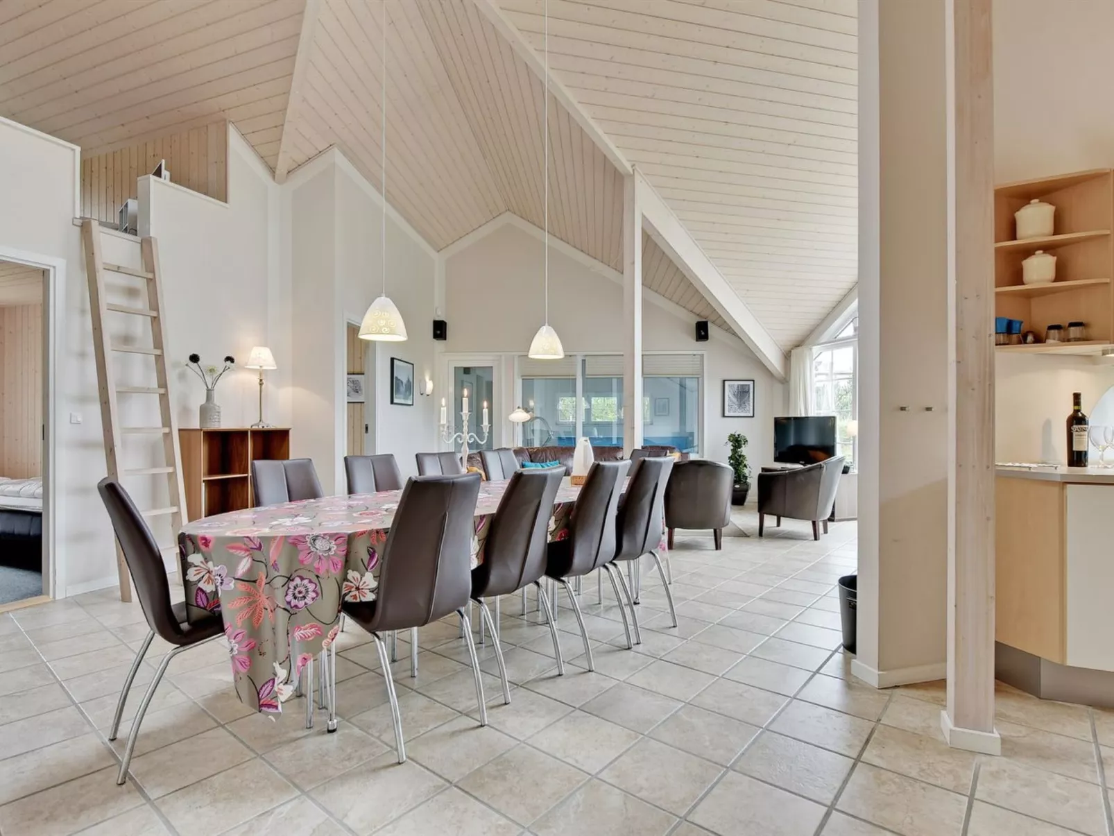 "Sighwaldi" - 900m from the sea-Drinnen