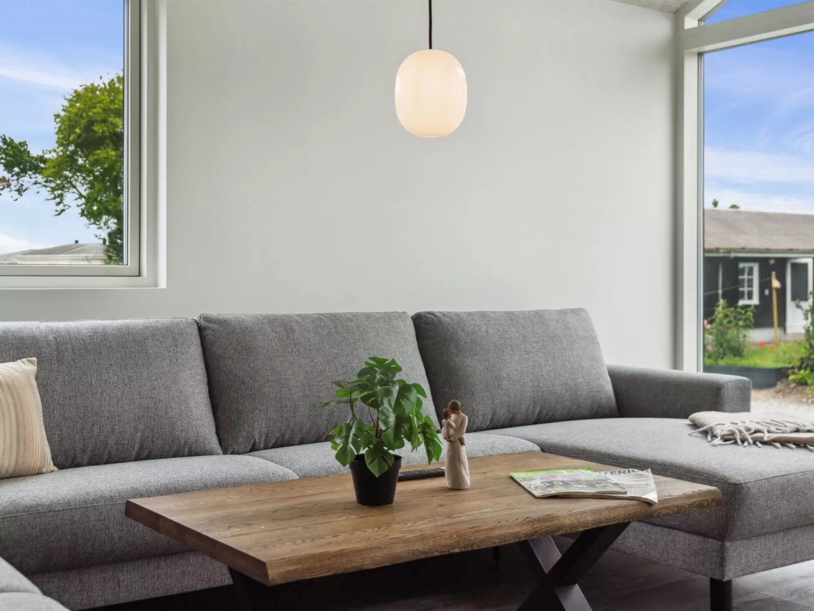 "Stygg" - 75m from the sea-Inside