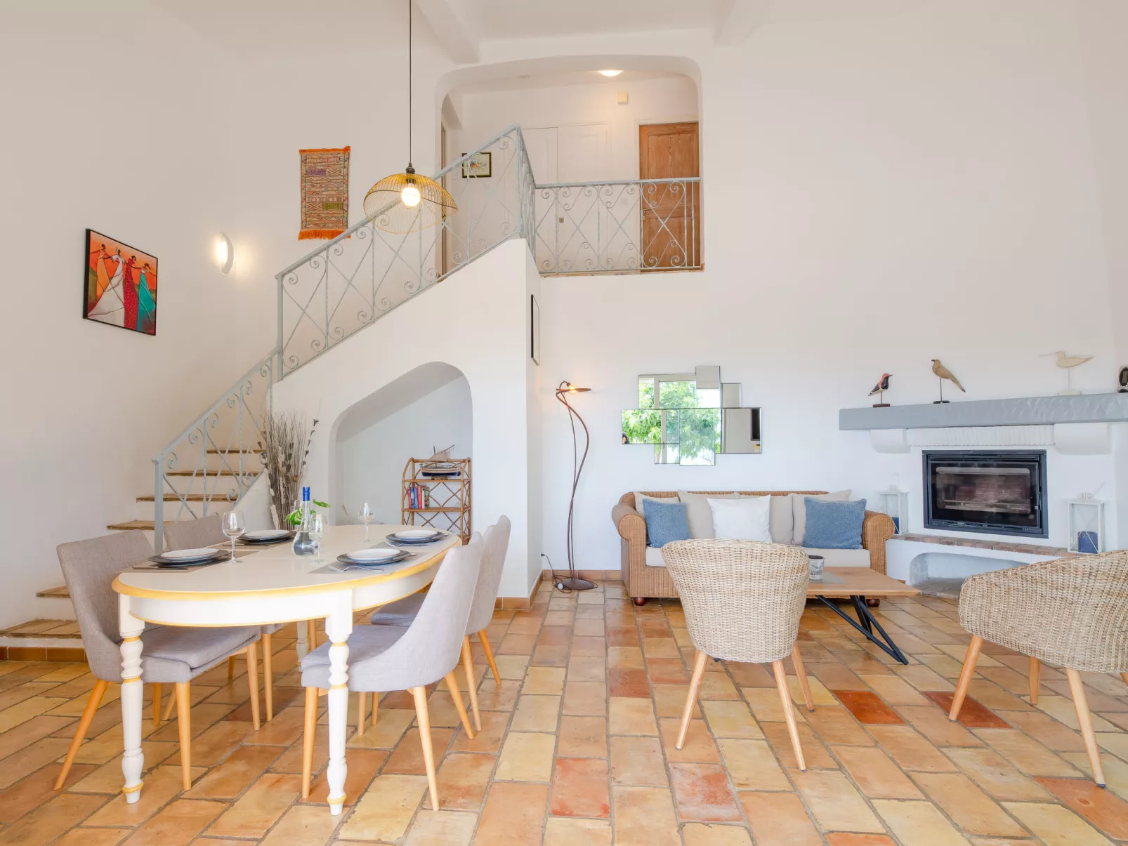 Clos Romain-Inside