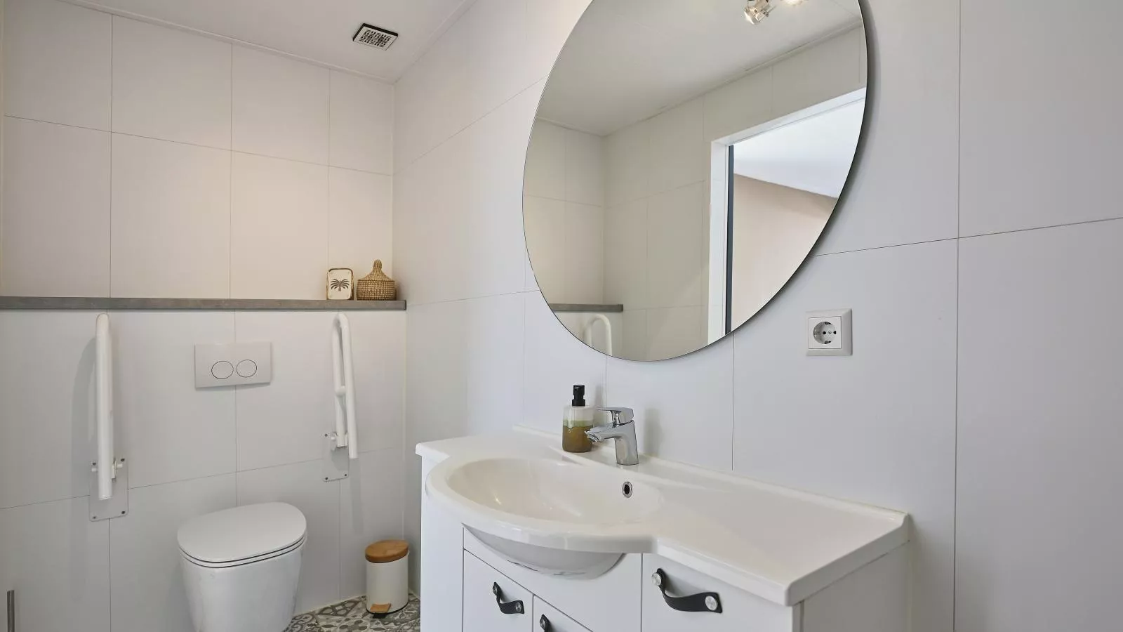 Casa Familia-Bathroom