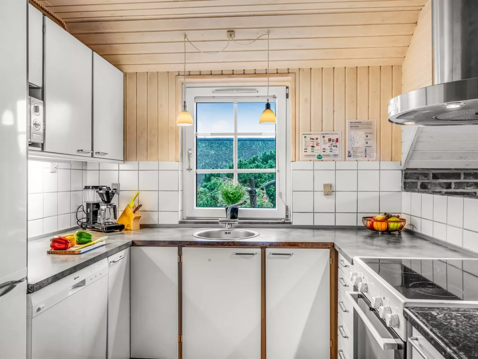 "Alexandria" -  from the sea-Dedans